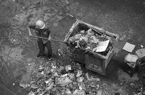Residential skip placement in Seven Sisters street